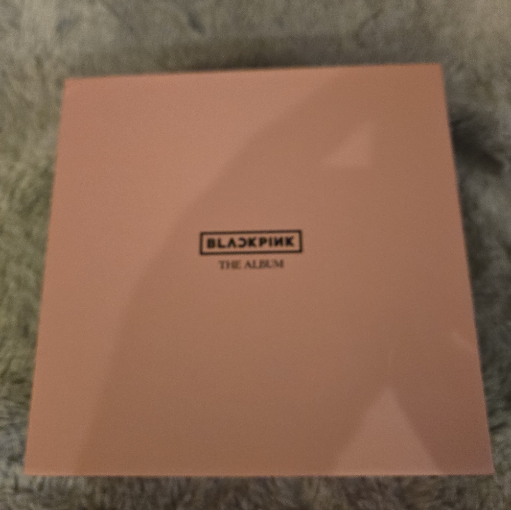 Black Pink The Album K-Pop YG Entertainment Jisoo Jennie Rose & Lisa